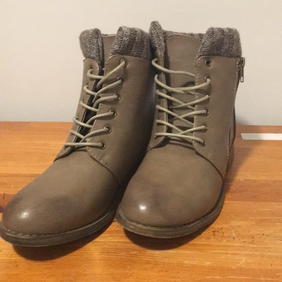 Brown ankle boots - Picture 4 of 4